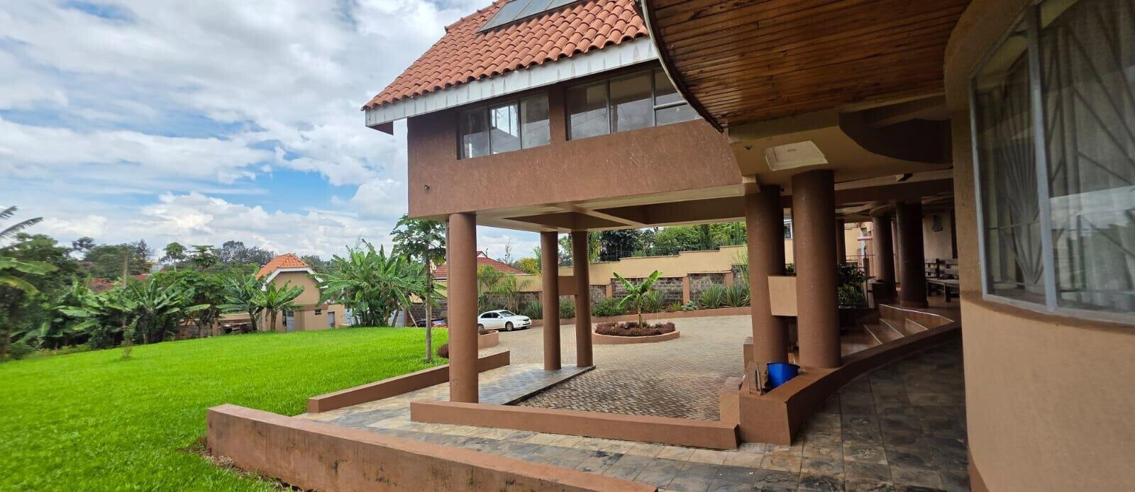 3/4 Acre Runda Mansion at KSh 800K