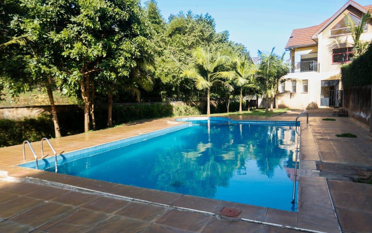 5-Bedroom Townhouse with Pool & Clubhouse - Tigoni