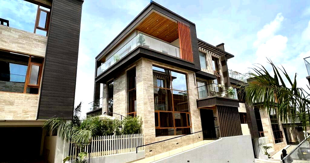 6-Ensuite Villa with Panic Room & Smart Locks - Lavington