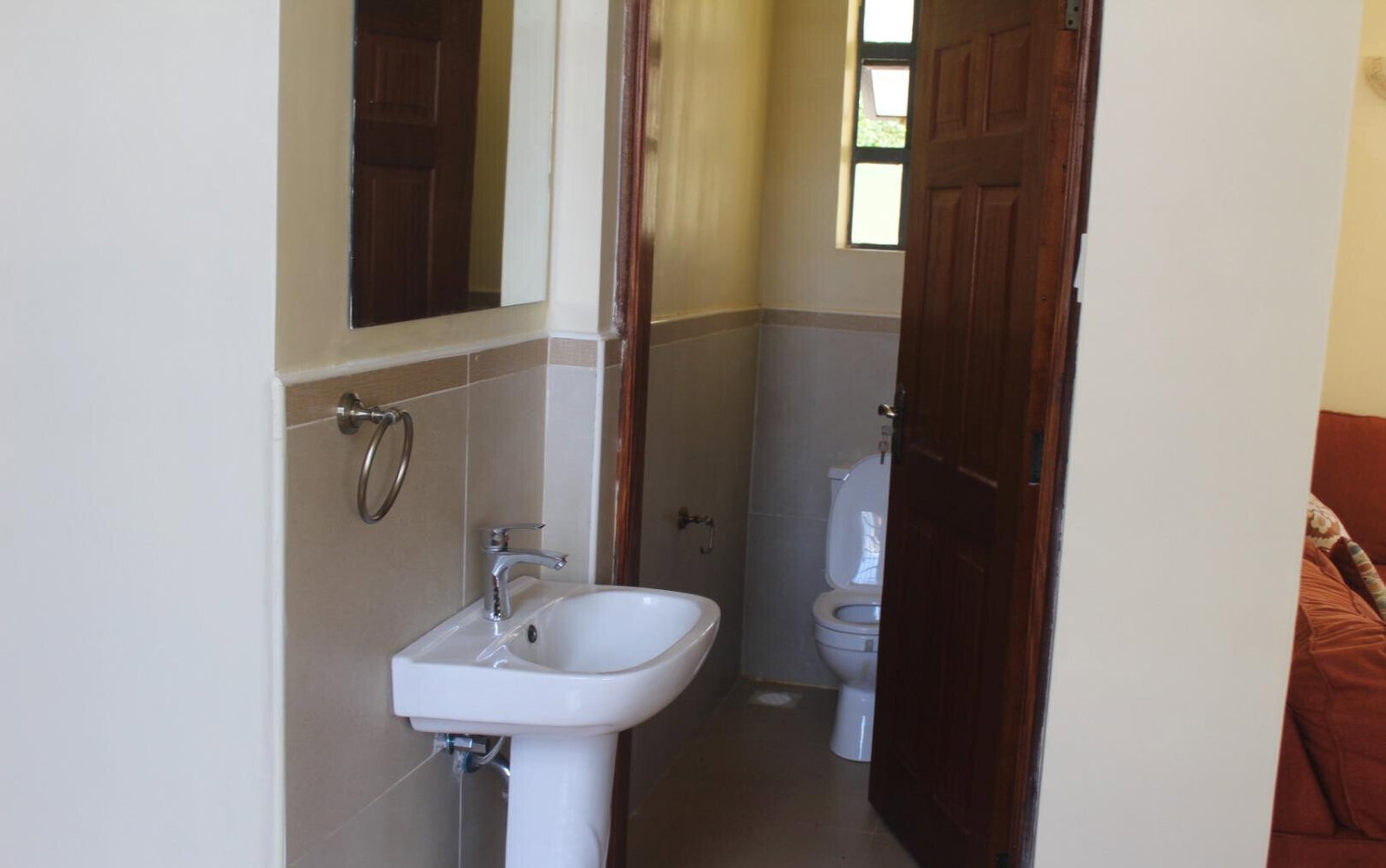Modern 4BR All-Ensuite Villa with Gym & Pool - Runda