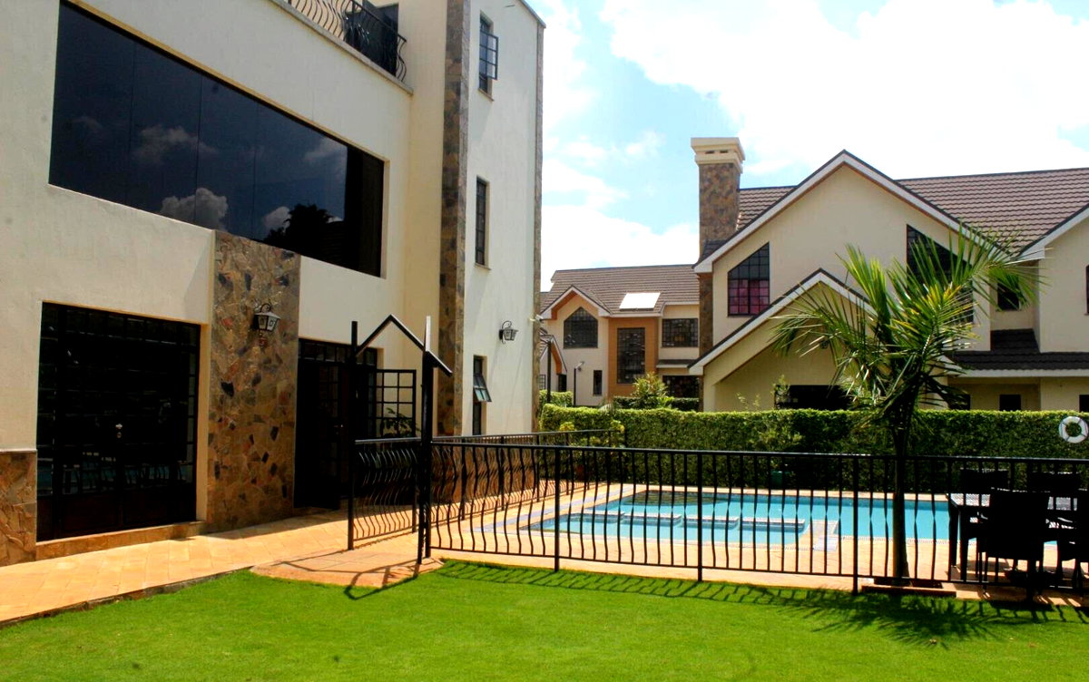 Modern 4BR All-Ensuite Villa with Gym & Pool - Runda