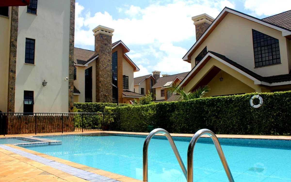 Modern 4BR All-Ensuite Villa with Gym & Pool - Runda