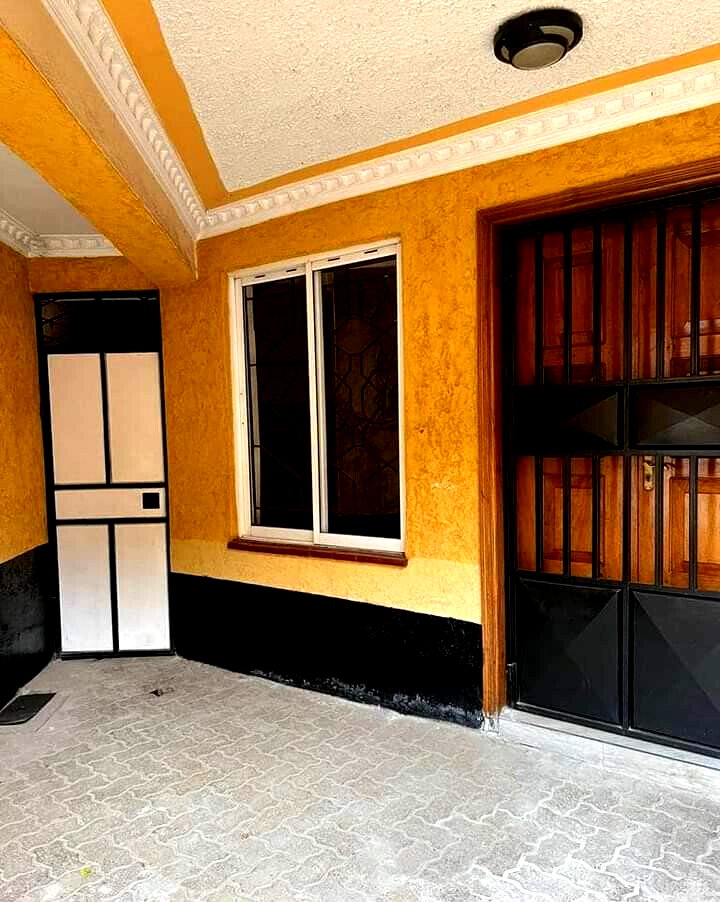 5-Ensuite Townhouse with Natural Light - Valley Arcade, Lavington