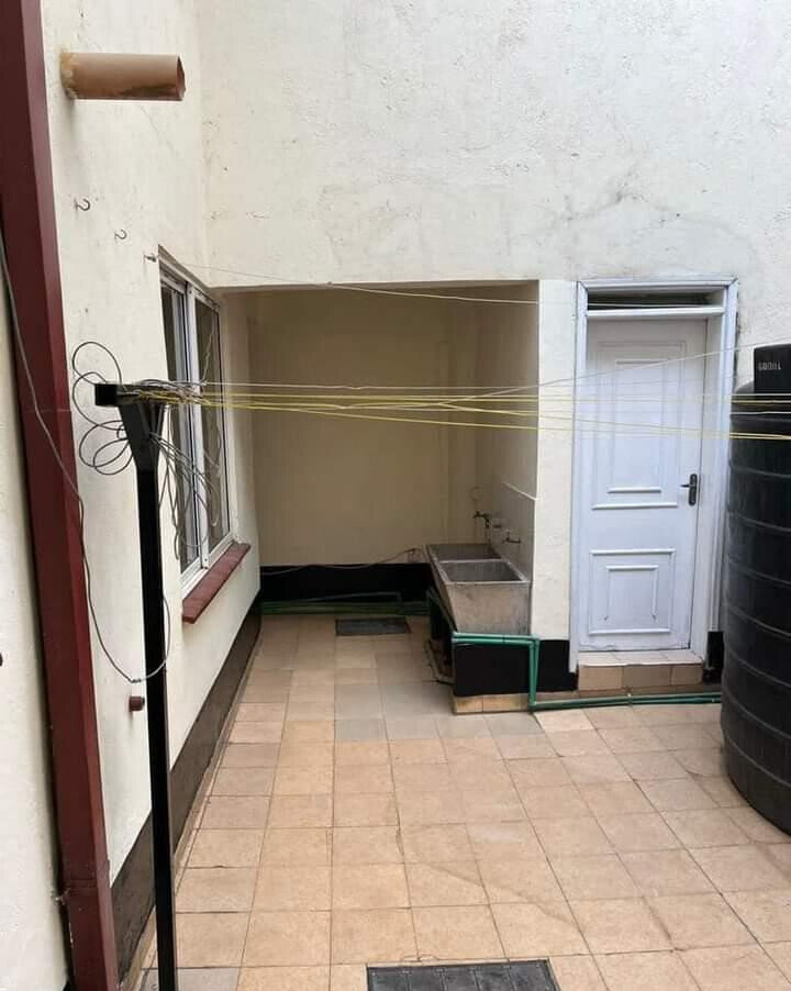 5-Ensuite Townhouse with Natural Light - Valley Arcade, Lavington