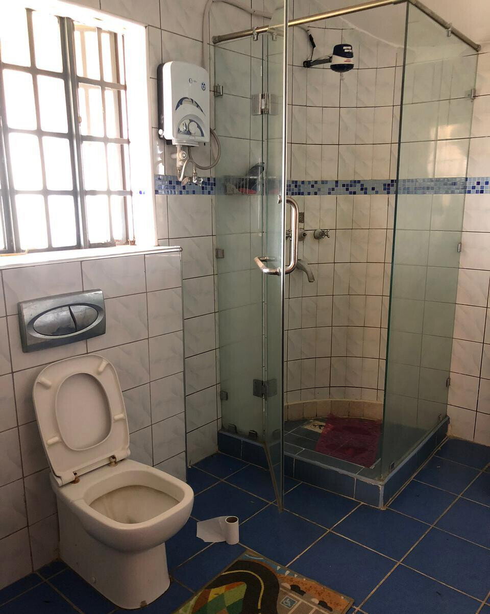 5-Bed Townhouse with Pool in Fairacres – Karen
