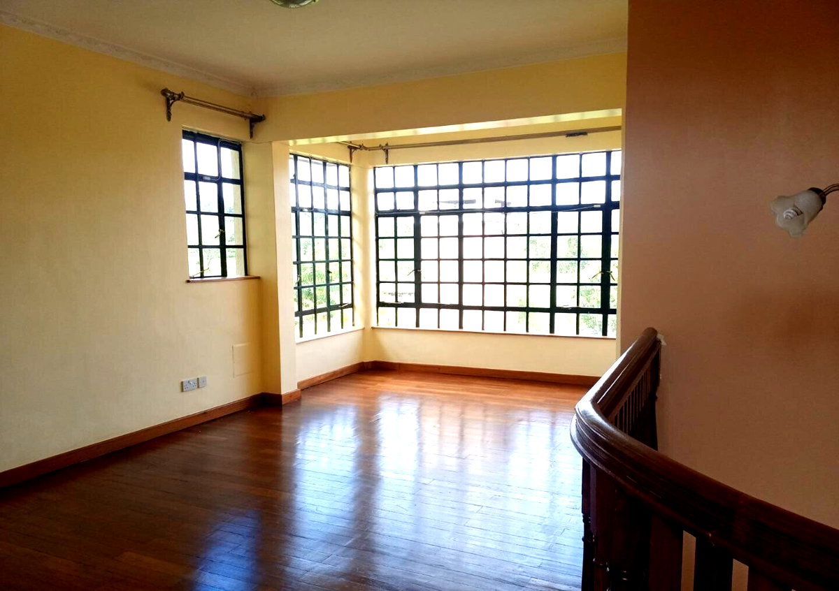 5-Ensuite Townhouse with DSQ on Half-Acre – Karen