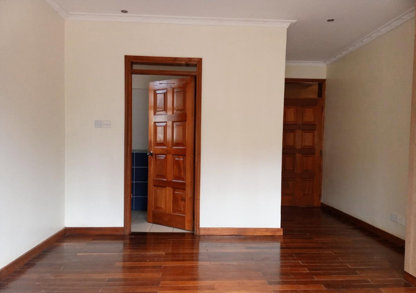 5-Ensuite Townhouse with DSQ on Half-Acre – Karen