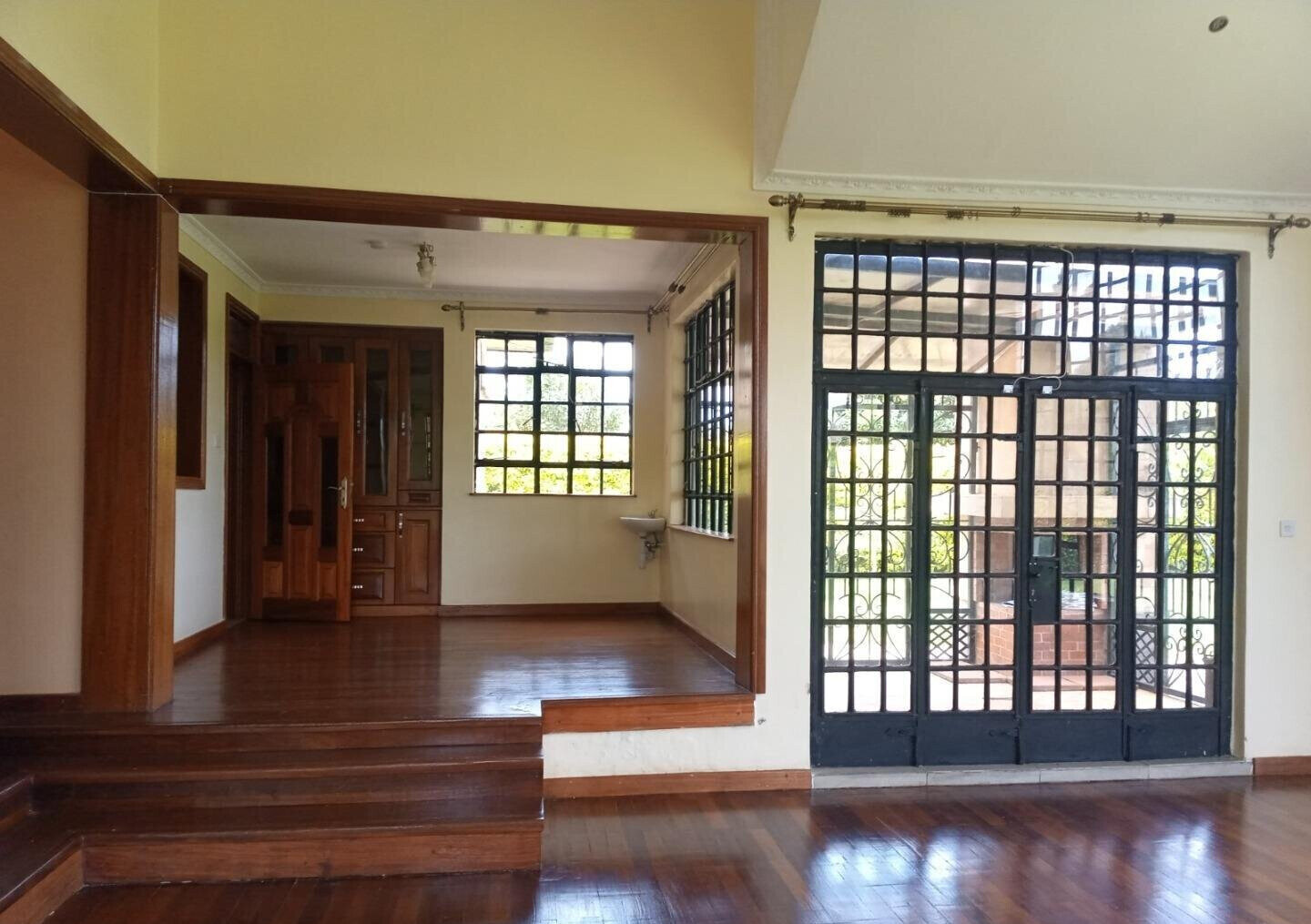 5-Ensuite Townhouse with DSQ on Half-Acre – Karen