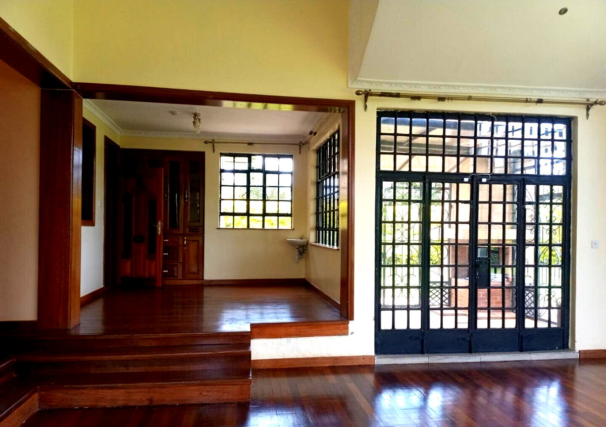 5-Ensuite Townhouse with DSQ on Half-Acre – Karen