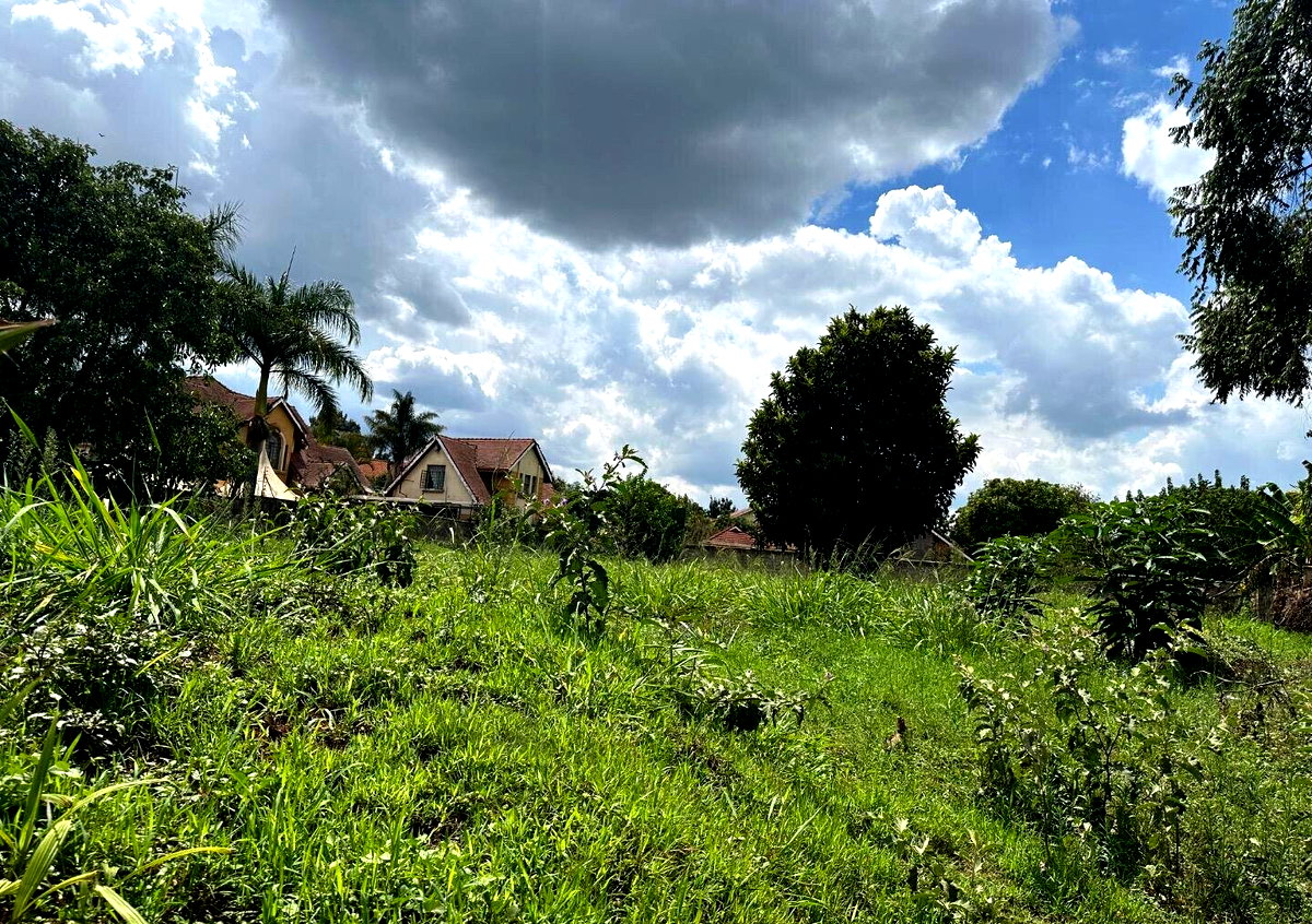 1/2 Acre Runda Plot at KSh 65M