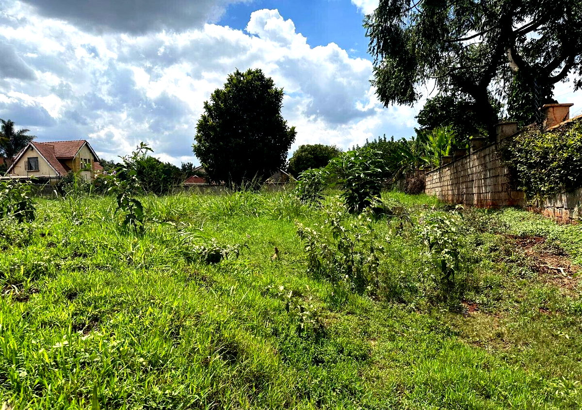 1/2 Acre Runda Plot at KSh 65M