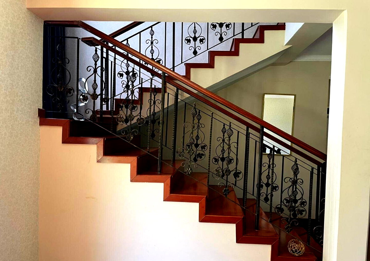 4-Ensuite Townhouse with Pool & Private Garden – Karen