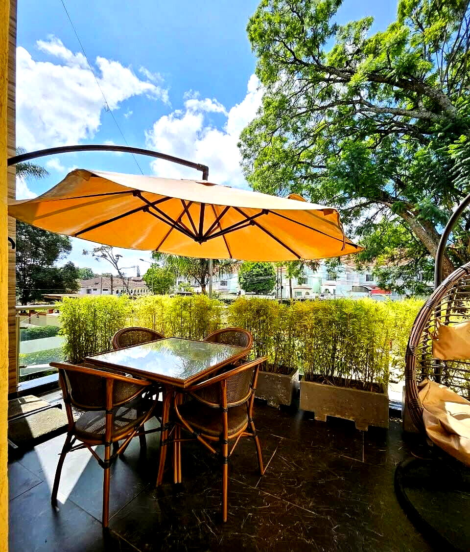 Pet-Friendly 5BR Townhouse with DSQ & Private Garden - Lavington