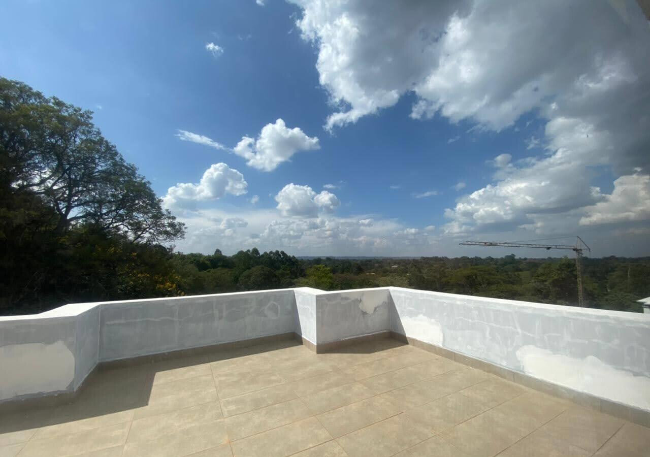 4-Ensuite Villa with DSQ & Heated Pool Access - Loresho
