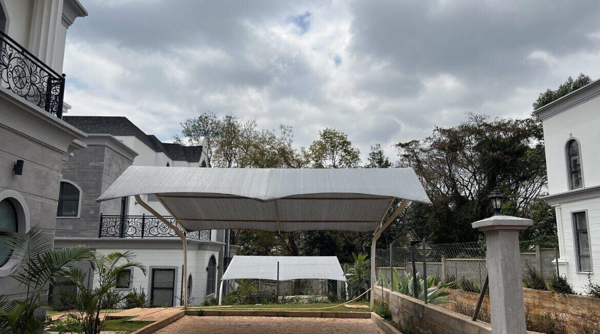 4-Ensuite Villa with DSQ & Heated Pool Access - Loresho