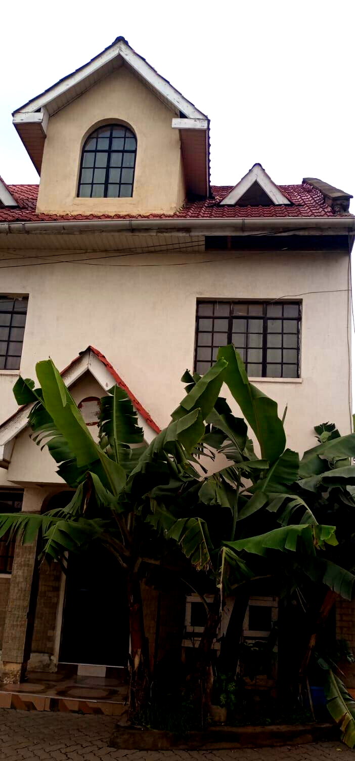 4BR Maisonette with 2 Ensuites & SQ - Donholm