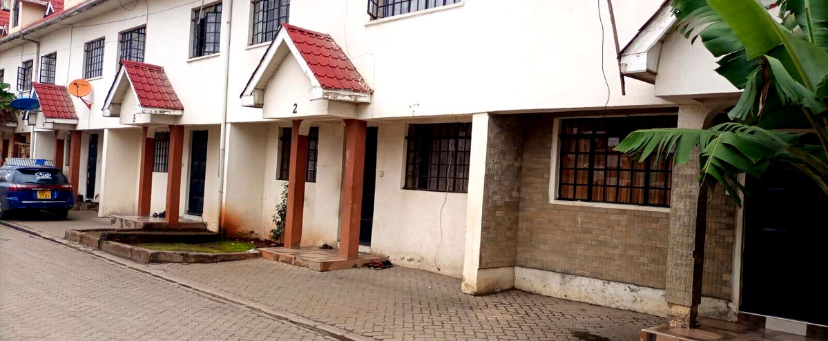 4BR Maisonette with 2 Ensuites & SQ - Donholm