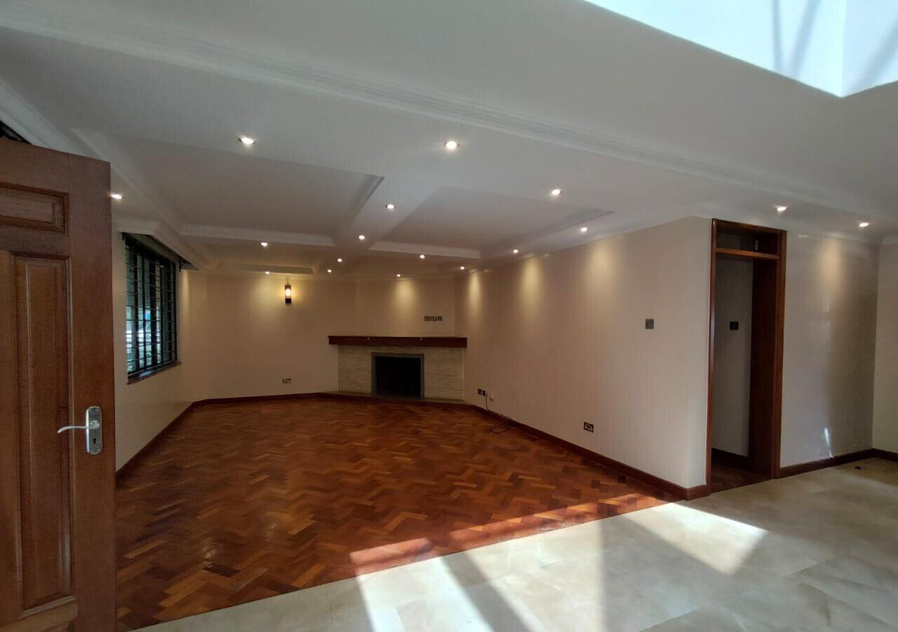 Double-Volume Townhouse with Private Garden & Study - Lower Kabete