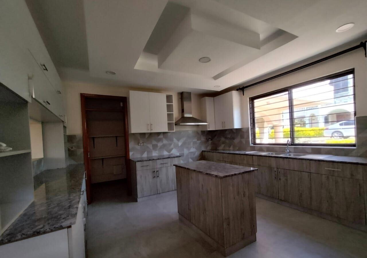 Double-Volume Townhouse with Private Garden & Study - Lower Kabete
