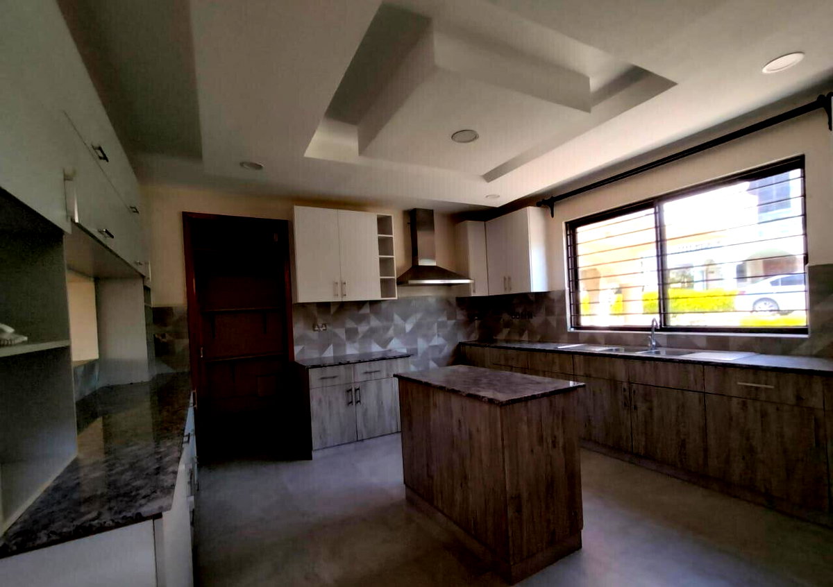 Double-Volume Townhouse with Private Garden & Study - Lower Kabete