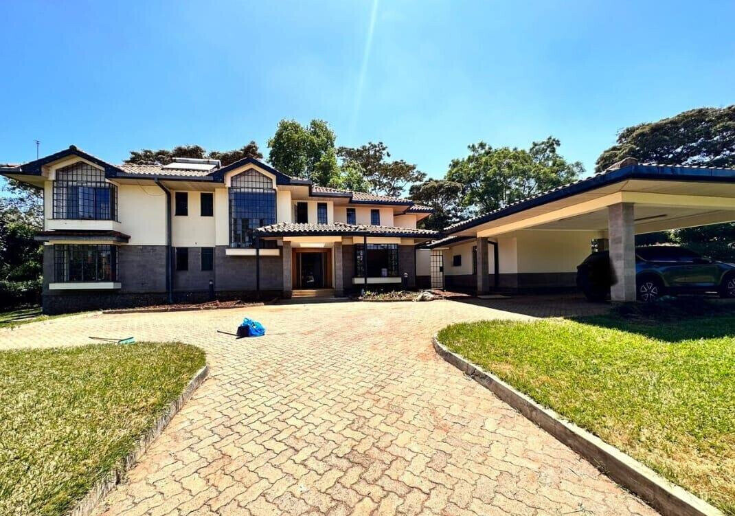 4-Ensuite Townhouse with Lush Garden & Backup Power – Karen