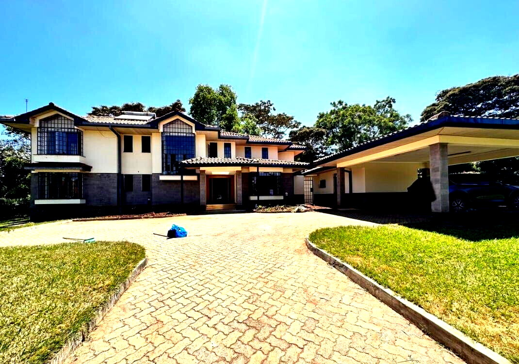 4-Ensuite Townhouse with Lush Garden & Backup Power – Karen