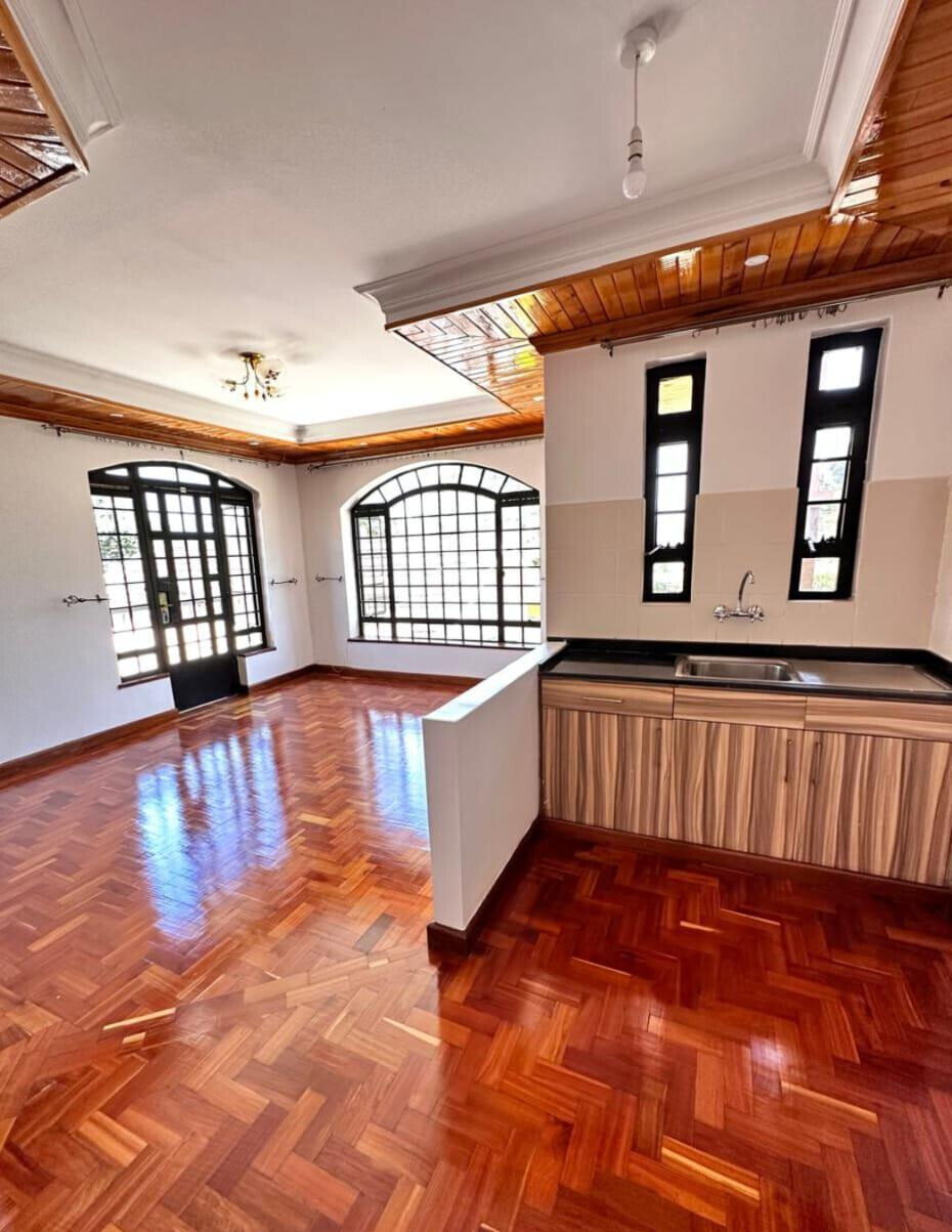 4-Ensuite Townhouse with Lush Garden & Backup Power – Karen
