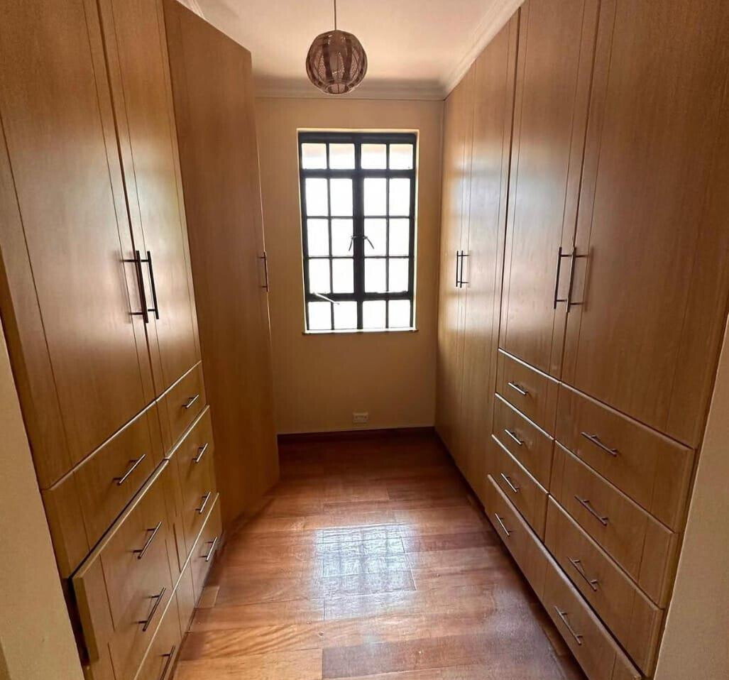 4-Ensuite Townhouse with Lush Garden & Backup Power – Karen