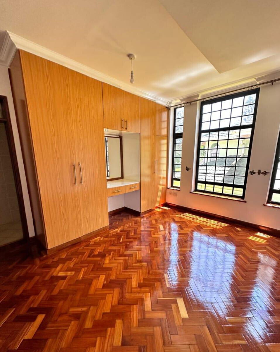 4-Ensuite Townhouse with Lush Garden & Backup Power – Karen