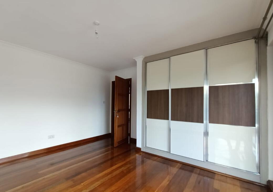 4BR Townhouse with Private Garden & DSQ - Kaputei Gardens, Lavington