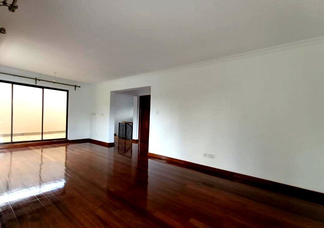 4BR Townhouse with Private Garden & DSQ - Kaputei Gardens, Lavington