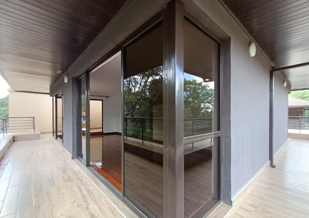 4BR Townhouse with Private Garden & DSQ - Kaputei Gardens, Lavington