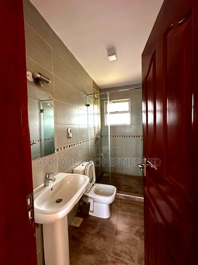 5bdrm Mansion in Lavington for sale - Image 13