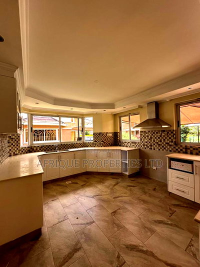 5bdrm Mansion in Lavington for sale - Image 6