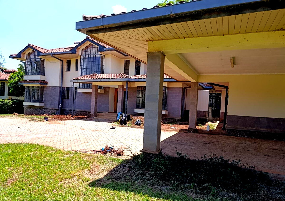 4-Ensuite Townhouse with Sunken Sitting Room & Study – Karen