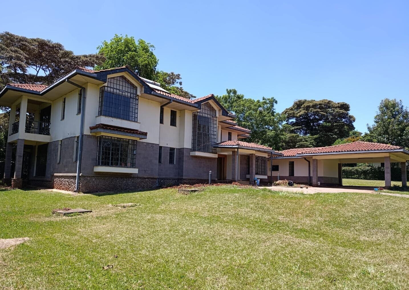 4-Ensuite Townhouse with Sunken Sitting Room & Study – Karen