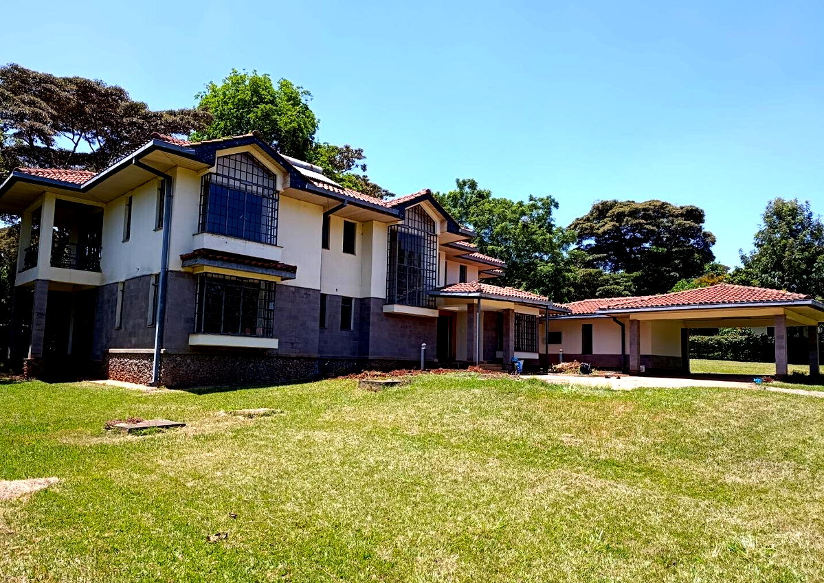 4-Ensuite Townhouse with Sunken Sitting Room & Study – Karen