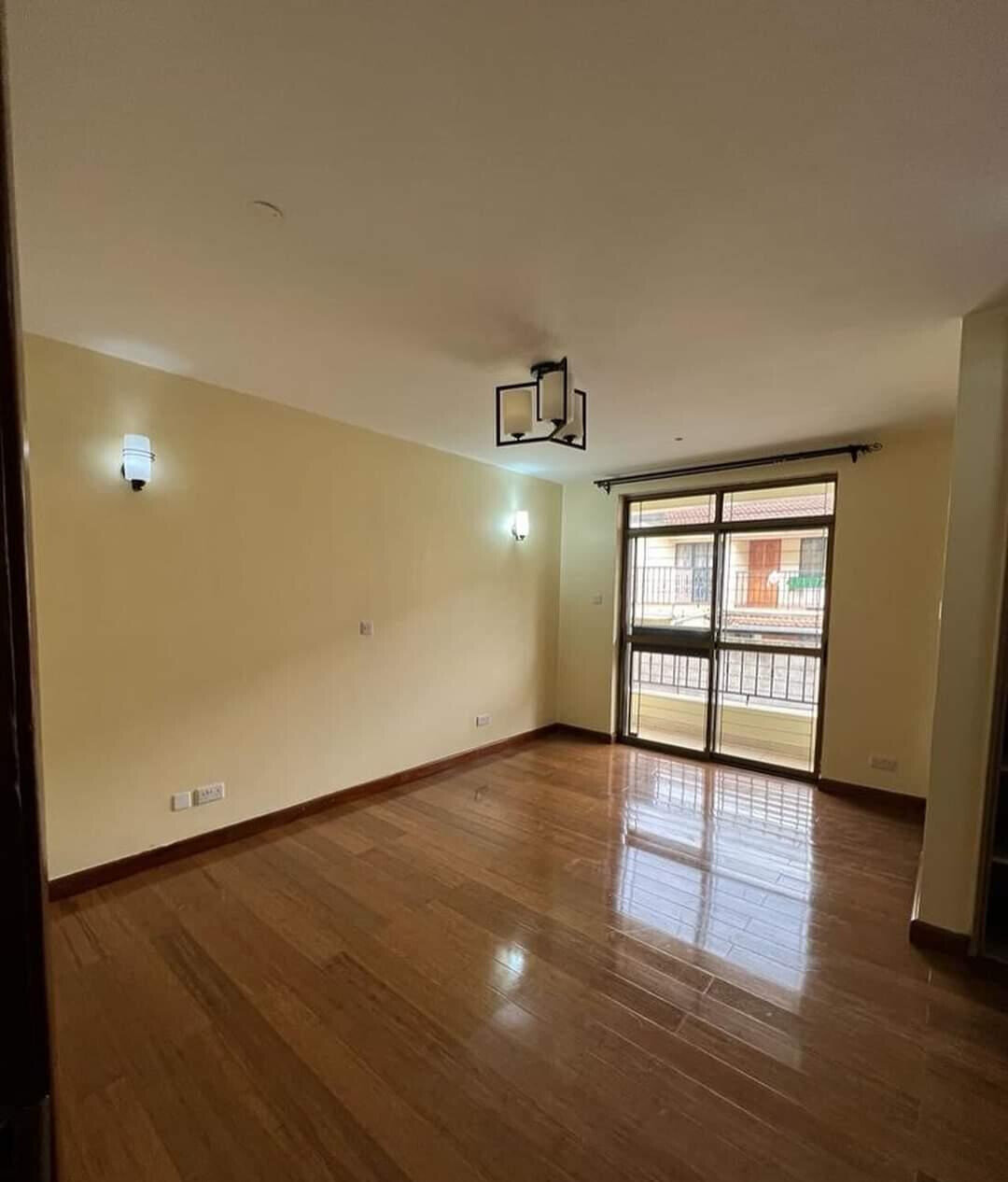Spacious 5-Bed Townhouse with Pool & DSQ - Lavington