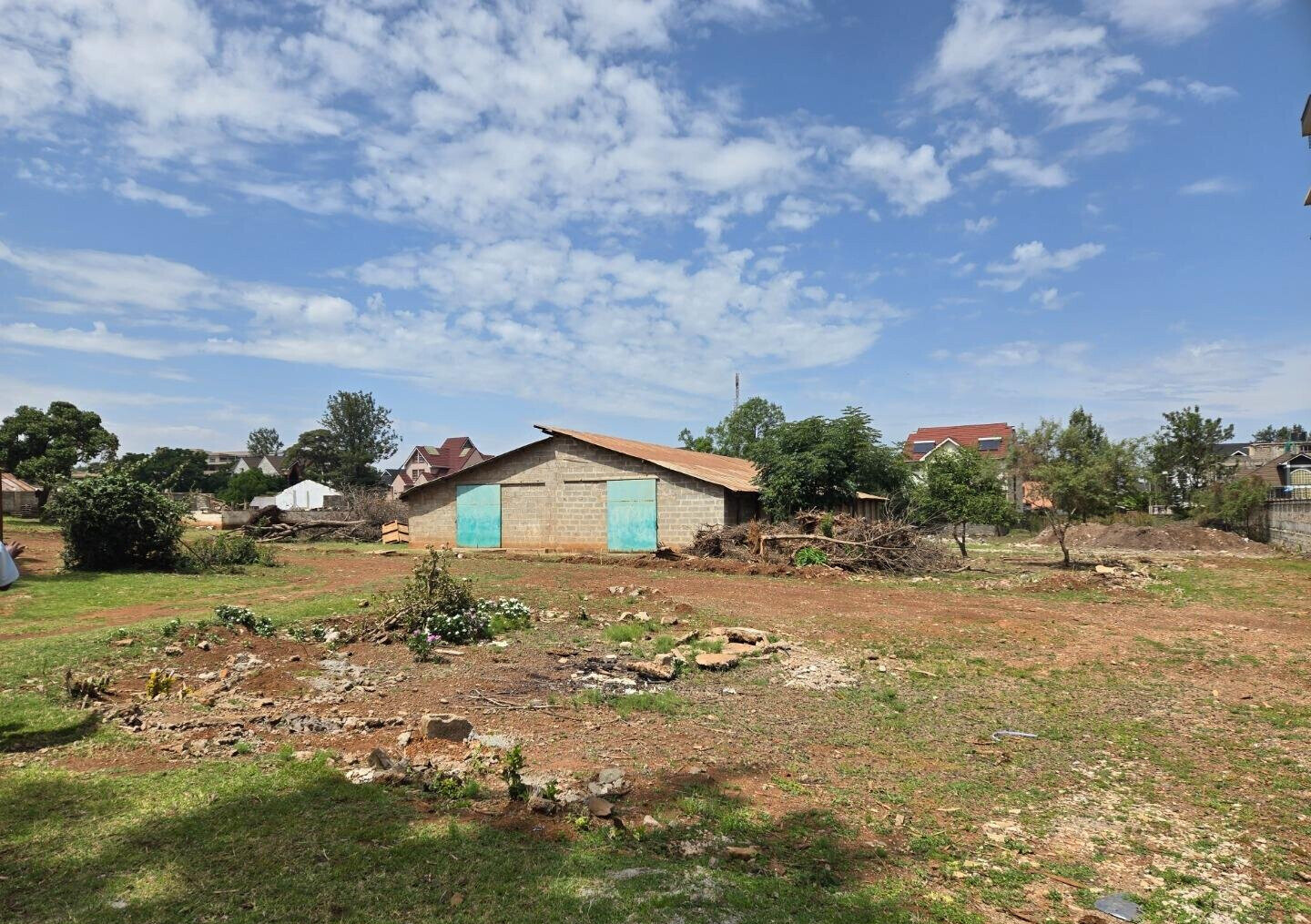 KSh 35M 1/8 Acre Plot with Parking