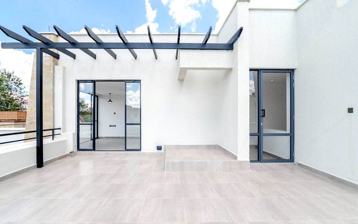 4-Storey Ultra-Modern Townhouse with Garden & Balconies - Lavington