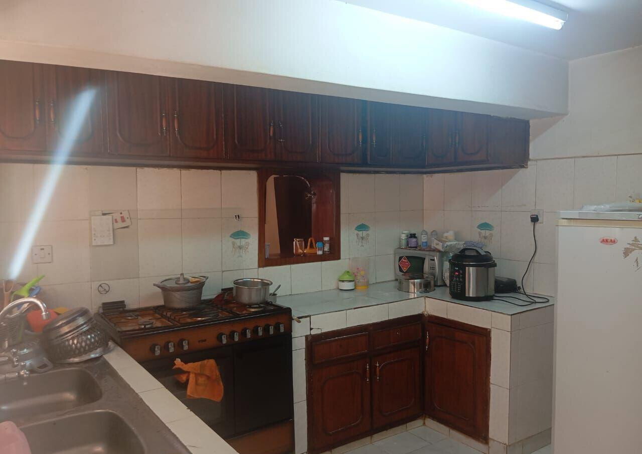 5-Bed Townhouse with DSQ & Double Garage - Kahawa Sukari