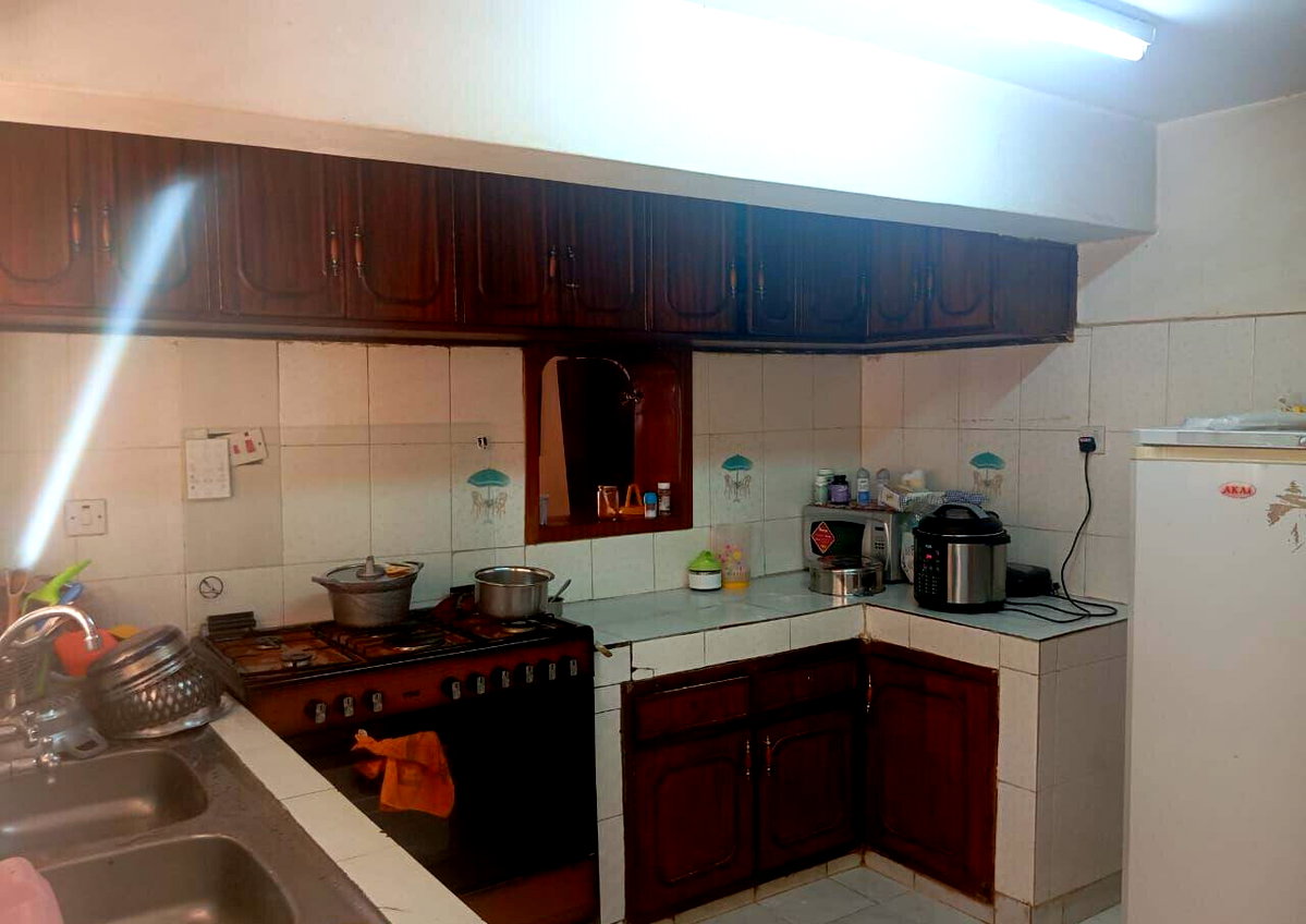 5-Bed Townhouse with DSQ & Double Garage - Kahawa Sukari