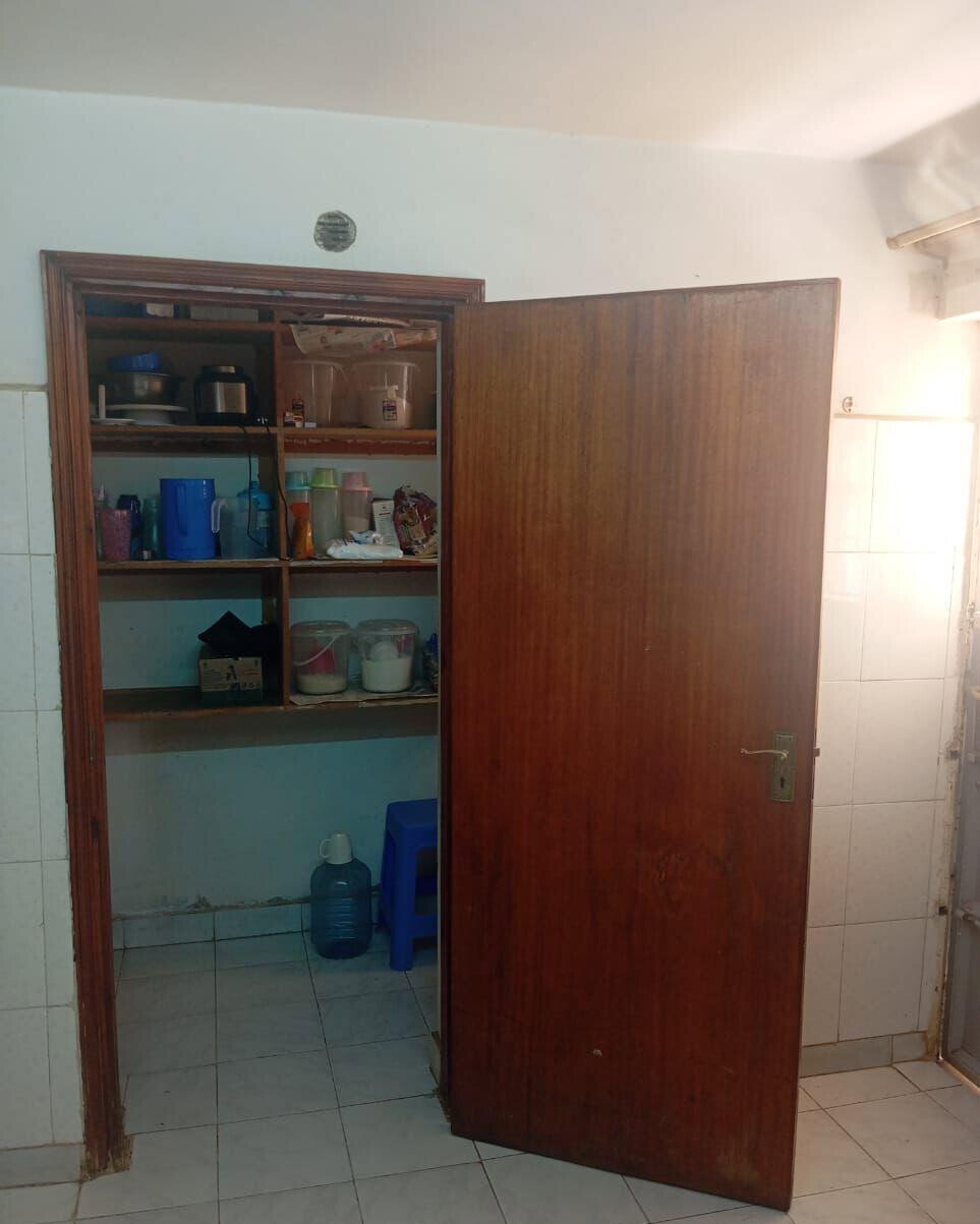 5-Bed Townhouse with DSQ & Double Garage - Kahawa Sukari