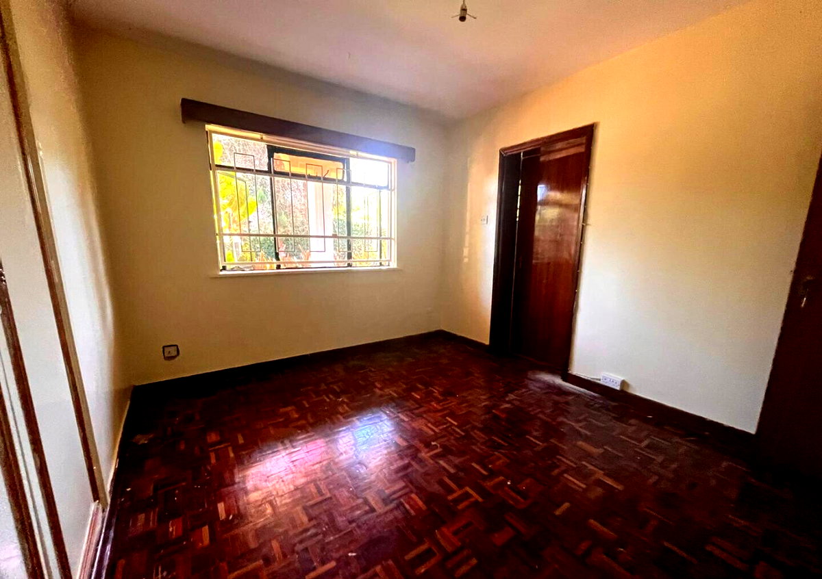 4-Ensuite Townhouse with DSQ & Pool on Half-Acre - Nyari