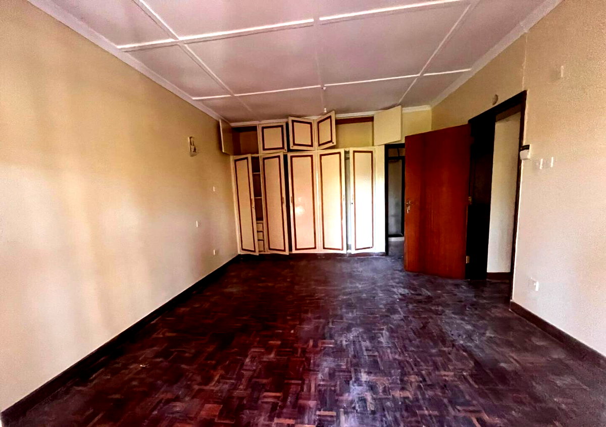 4-Ensuite Townhouse with DSQ & Pool on Half-Acre - Nyari