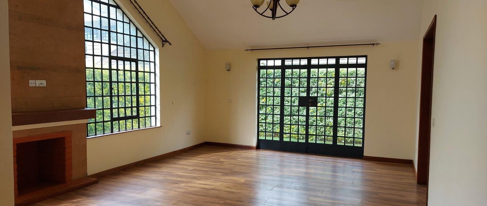 4 En-Suite Townhouse Near ISK in Gated Community - Kitisuru