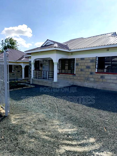 3bdrm Bungalow in Matasia, Merisho for sale - Image 2