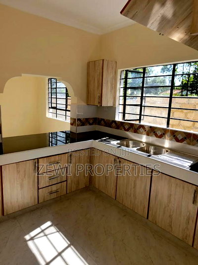 3bdrm Bungalow in Matasia, Merisho for sale - Image 11