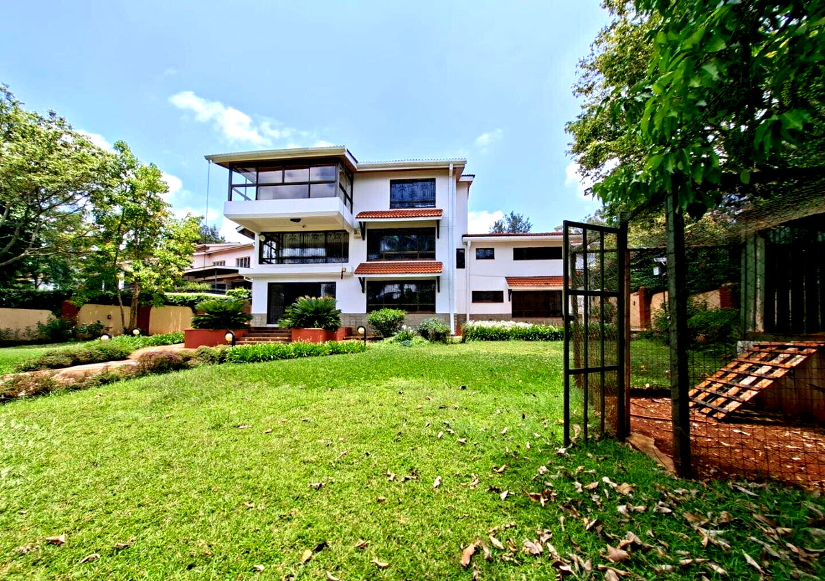 0.19 Acre 6BR Haven with Garden