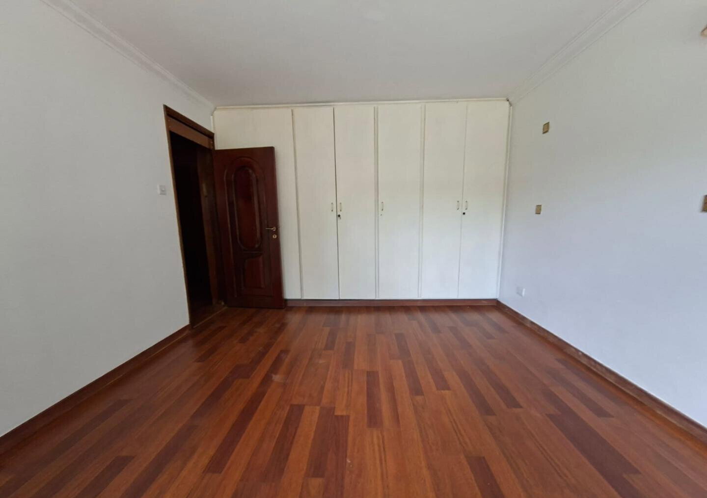 0.19 Acre 6BR Haven with Garden